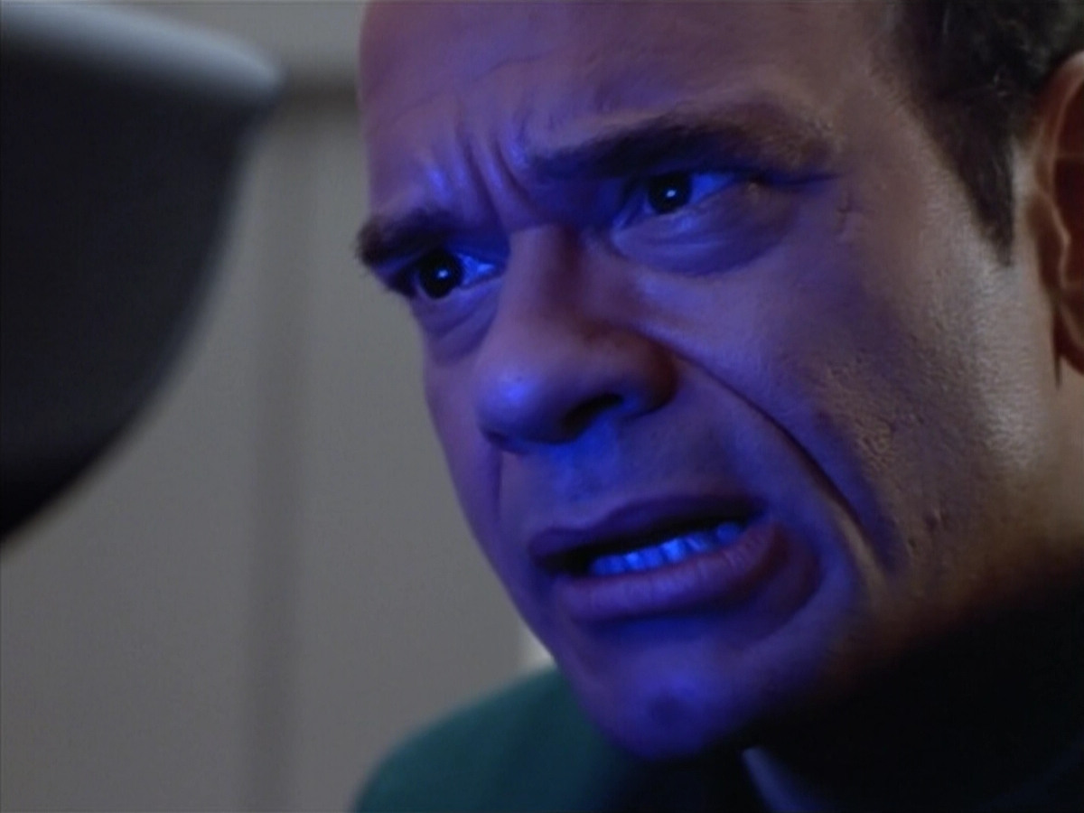 extant_StarTrek_VOY_4x07-ScientificMethod_01864.jpg