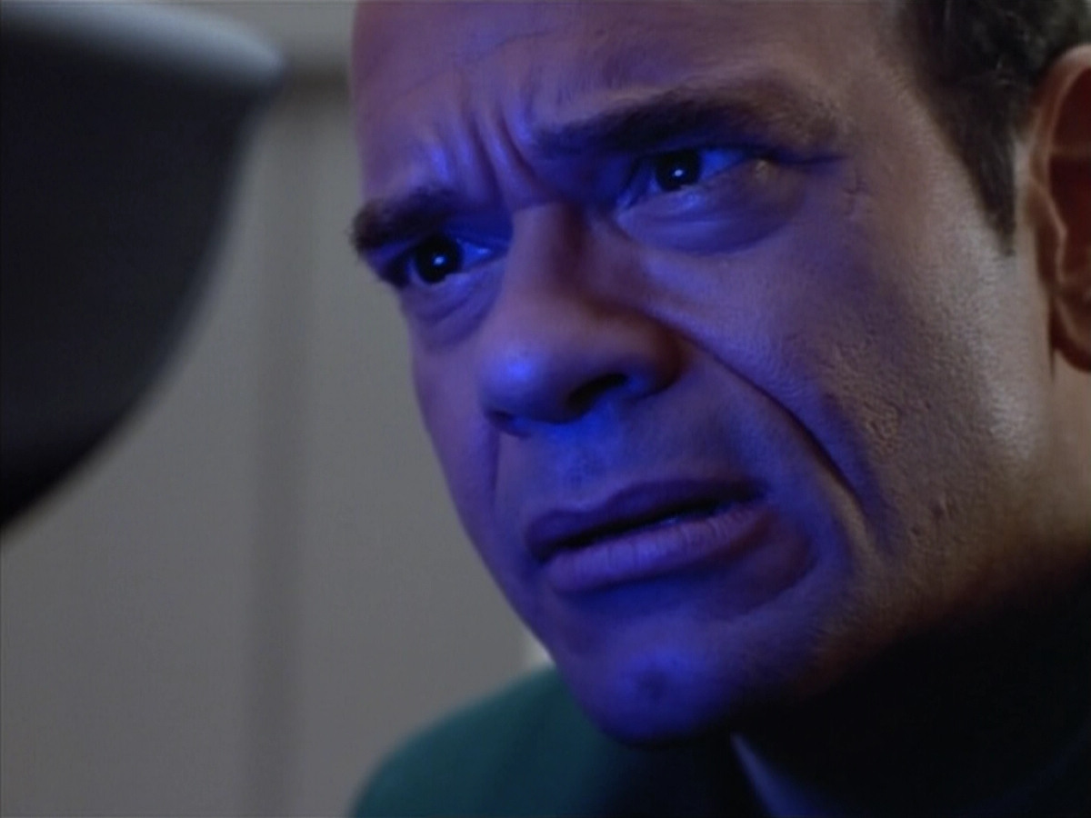 extant_StarTrek_VOY_4x07-ScientificMethod_01866.jpg