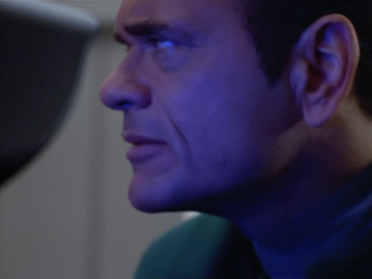 extant_StarTrek_VOY_4x07-ScientificMethod_01873.jpg