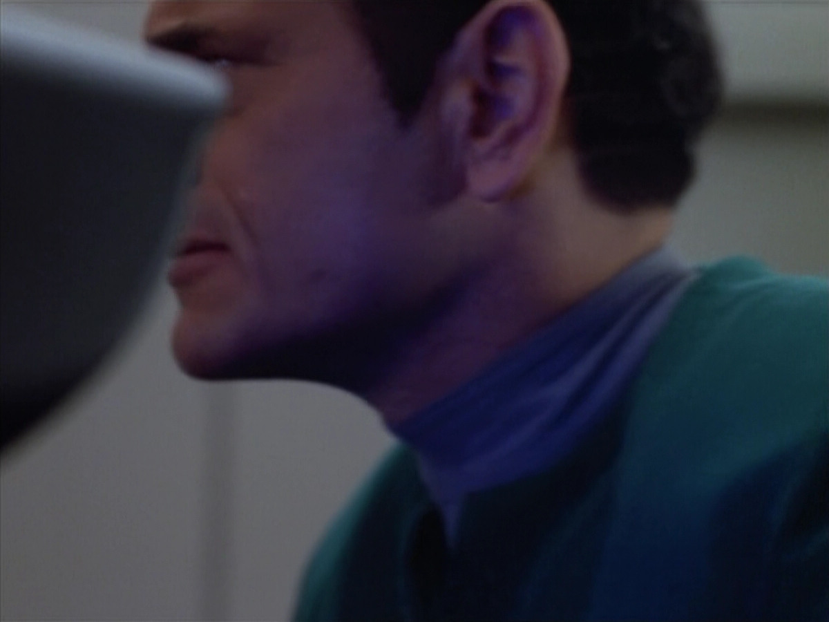 extant_StarTrek_VOY_4x07-ScientificMethod_01874.jpg