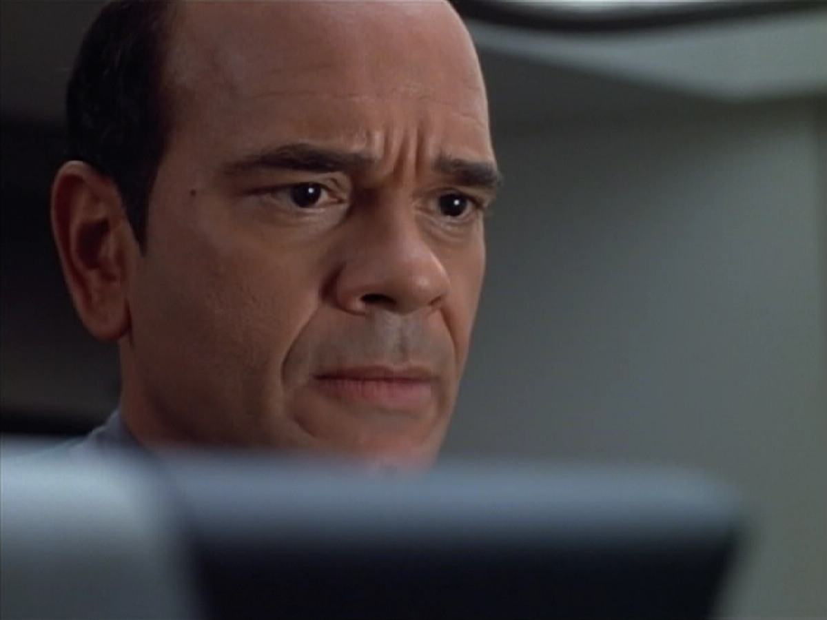 extant_StarTrek_VOY_4x07-ScientificMethod_01888.jpg