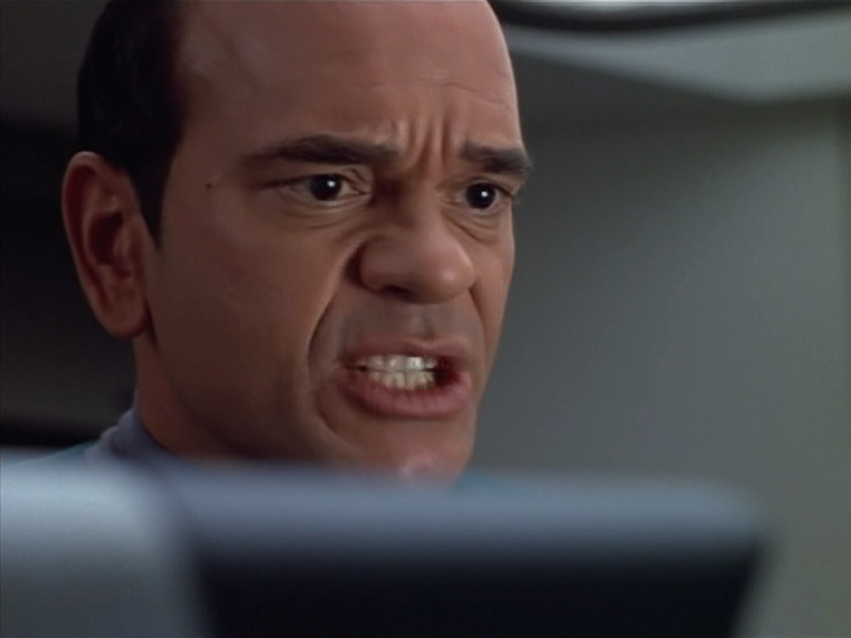 extant_StarTrek_VOY_4x07-ScientificMethod_01896.jpg