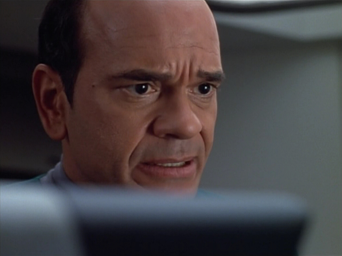 extant_StarTrek_VOY_4x07-ScientificMethod_01899.jpg