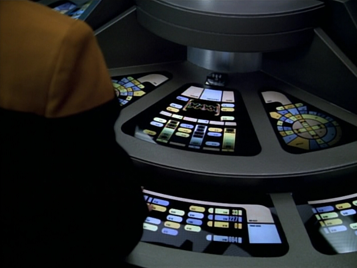 extant_StarTrek_VOY_4x07-ScientificMethod_01936.jpg