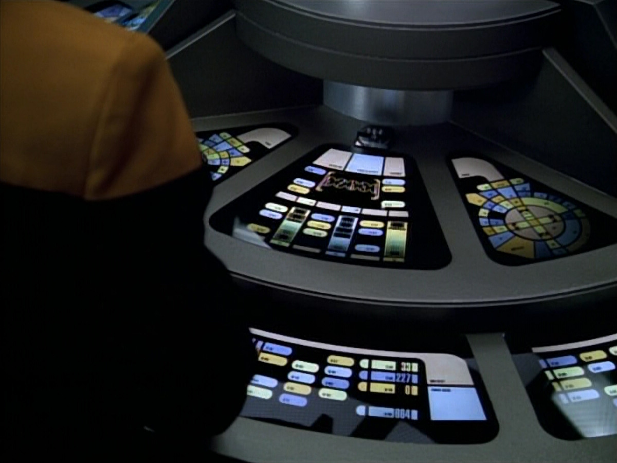 extant_StarTrek_VOY_4x07-ScientificMethod_01937.jpg