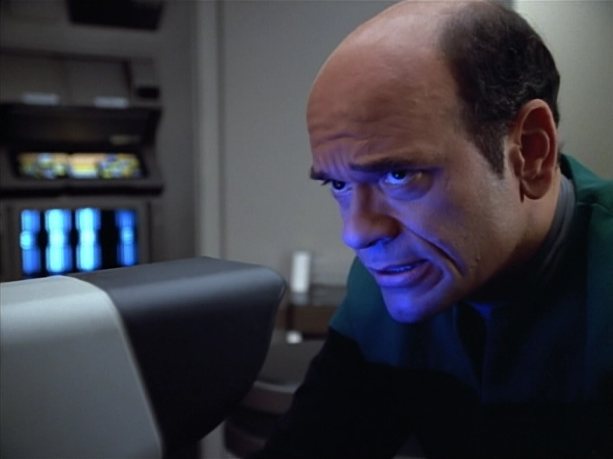extant_StarTrek_VOY_4x07-ScientificMethod_01955.jpg