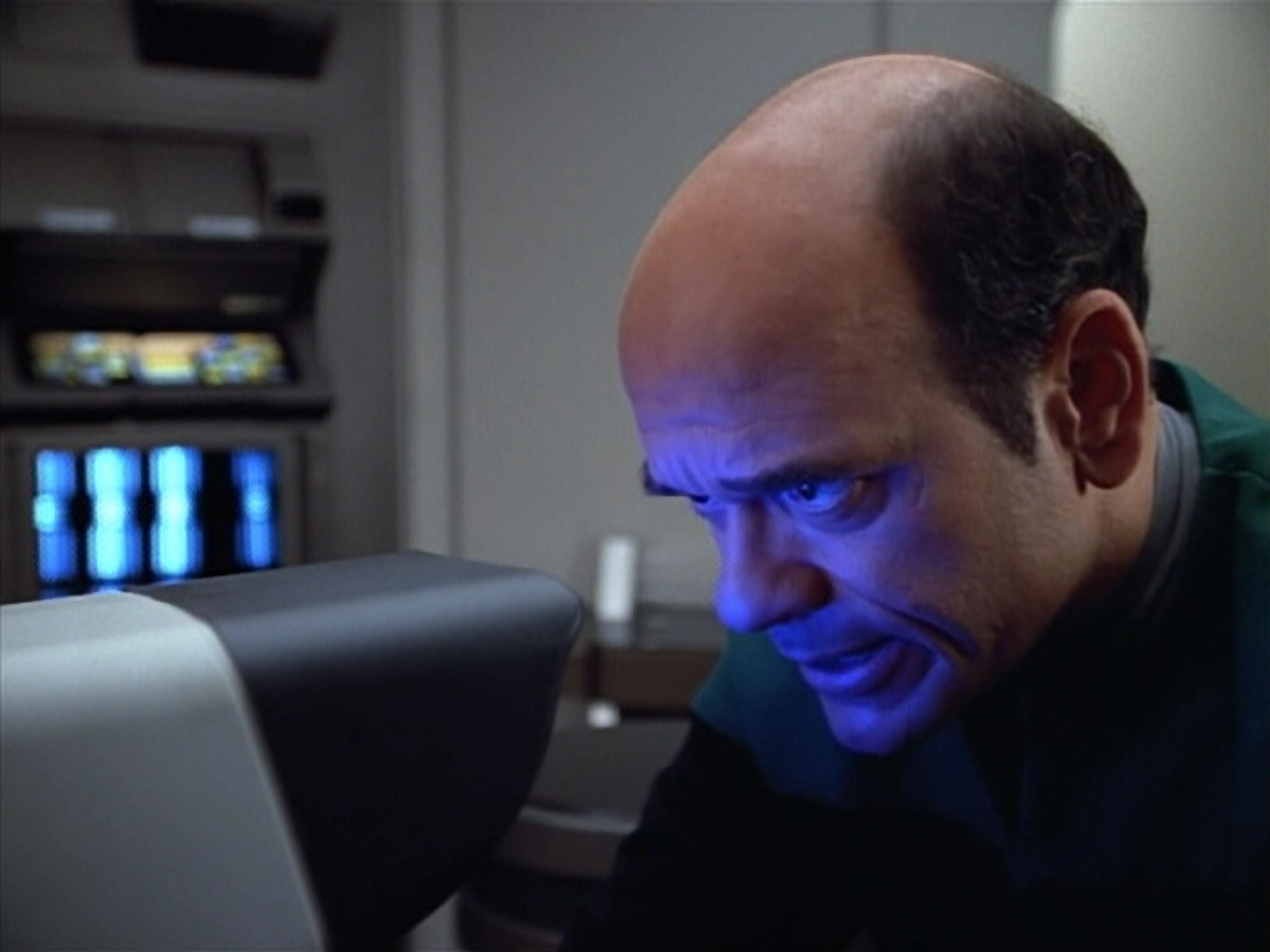 extant_StarTrek_VOY_4x07-ScientificMethod_01962.jpg
