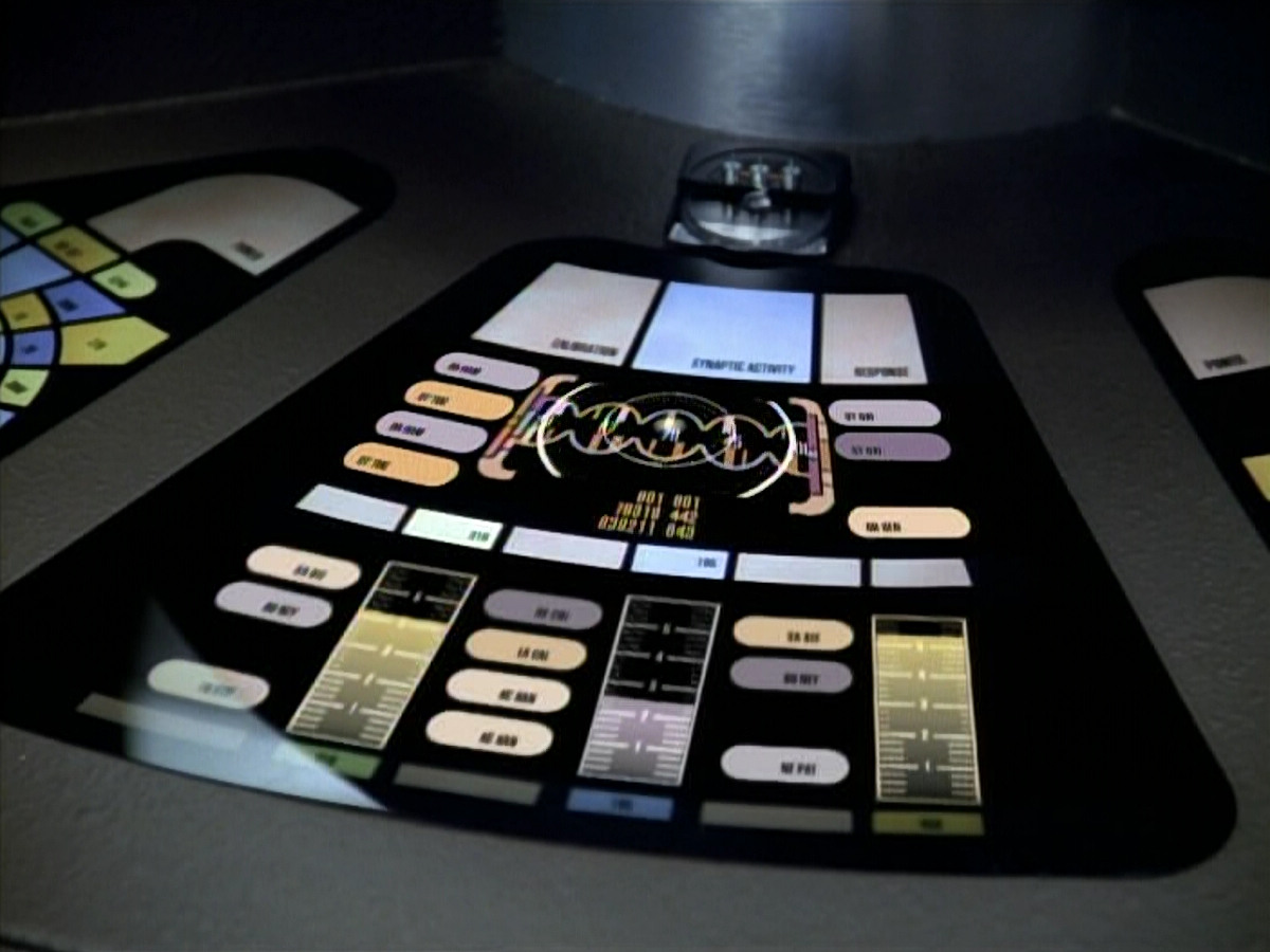 extant_StarTrek_VOY_4x07-ScientificMethod_01995.jpg