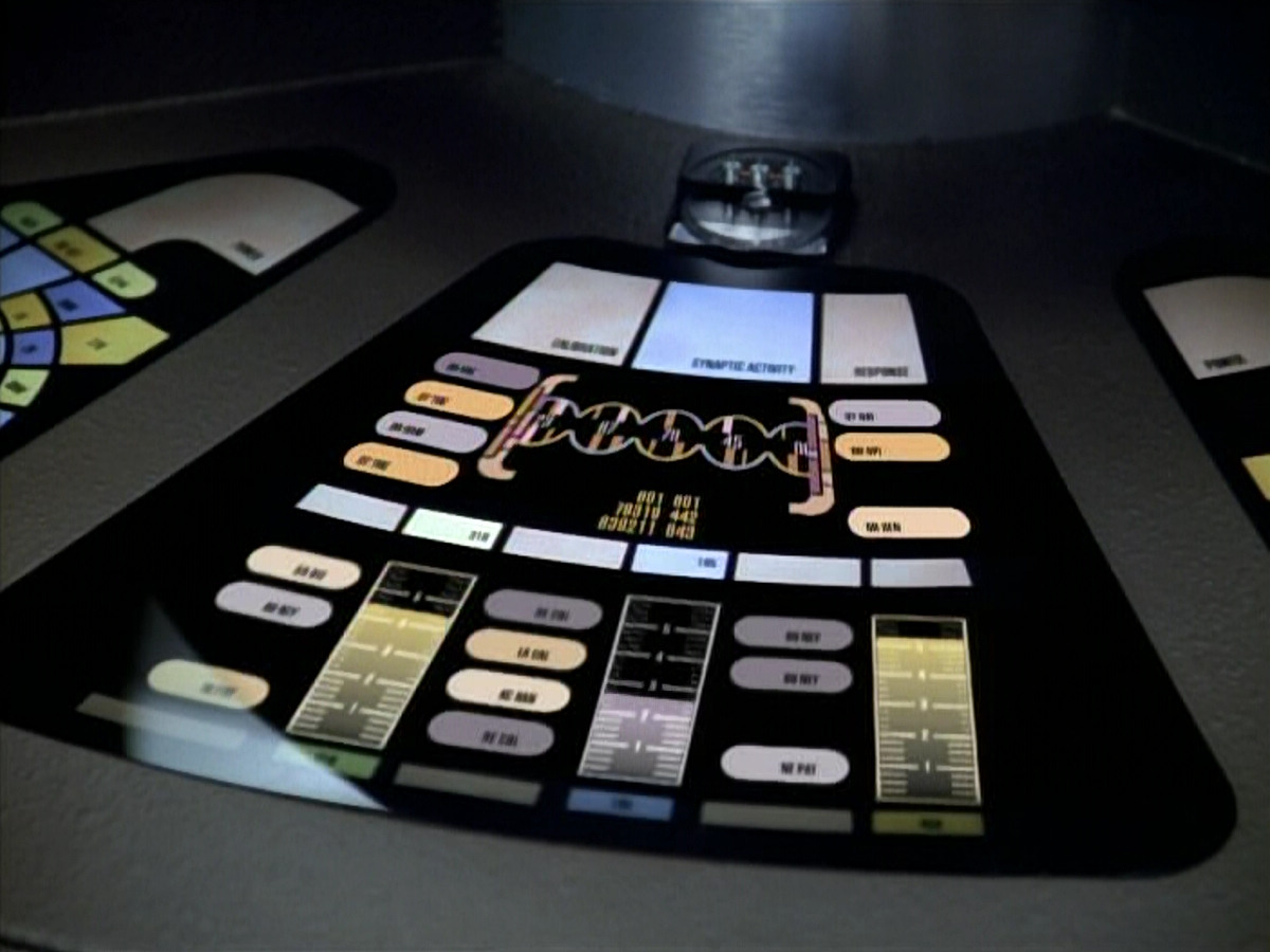 extant_StarTrek_VOY_4x07-ScientificMethod_01996.jpg