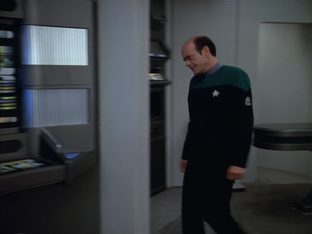 extant_StarTrek_VOY_4x07-ScientificMethod_02021.jpg
