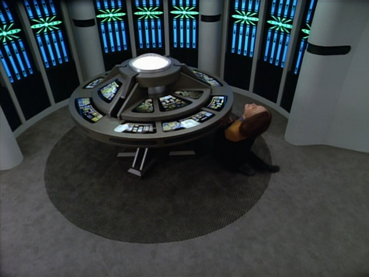 extant_StarTrek_VOY_4x07-ScientificMethod_02047.jpg