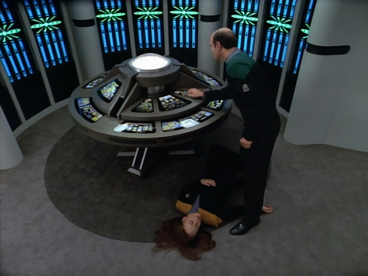 extant_StarTrek_VOY_4x07-ScientificMethod_02062.jpg