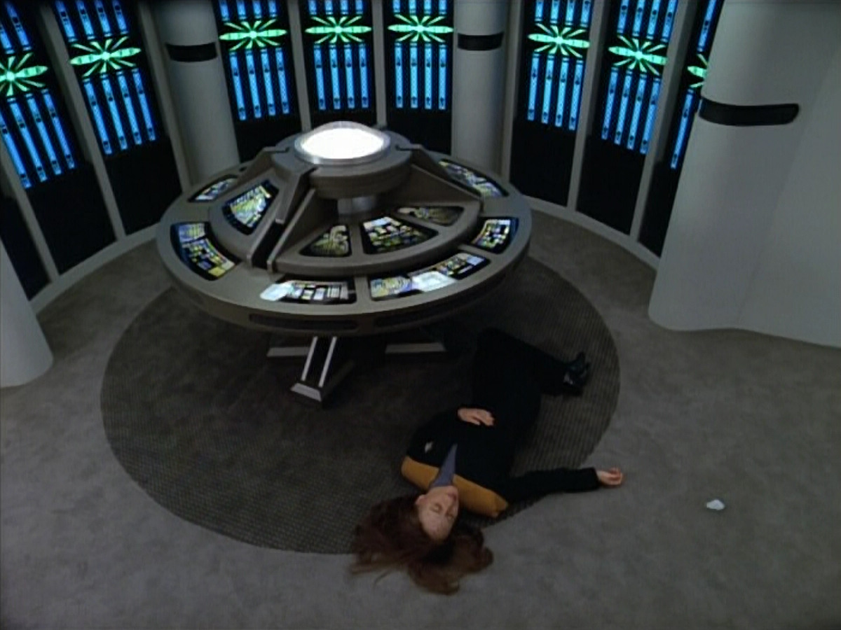 extant_StarTrek_VOY_4x07-ScientificMethod_02066.jpg