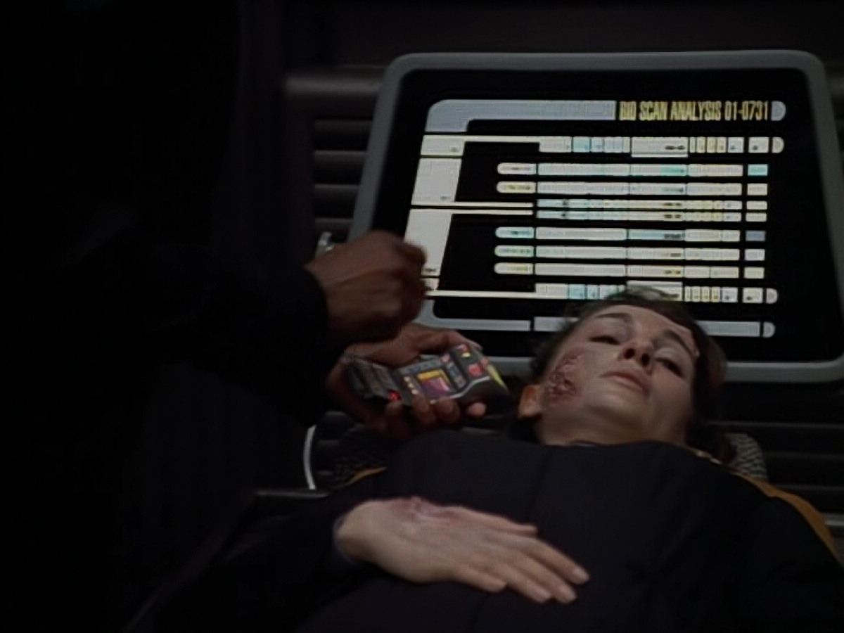 extant_StarTrek_VOY_4x07-ScientificMethod_02073.jpg