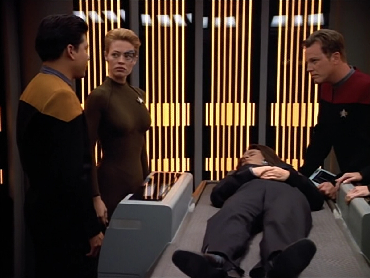 extant_StarTrek_VOY_4x07-ScientificMethod_02109.jpg