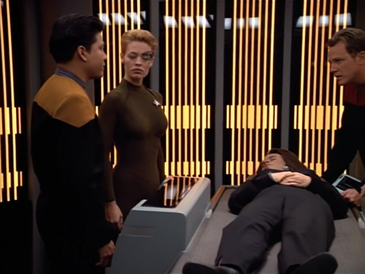 extant_StarTrek_VOY_4x07-ScientificMethod_02110.jpg