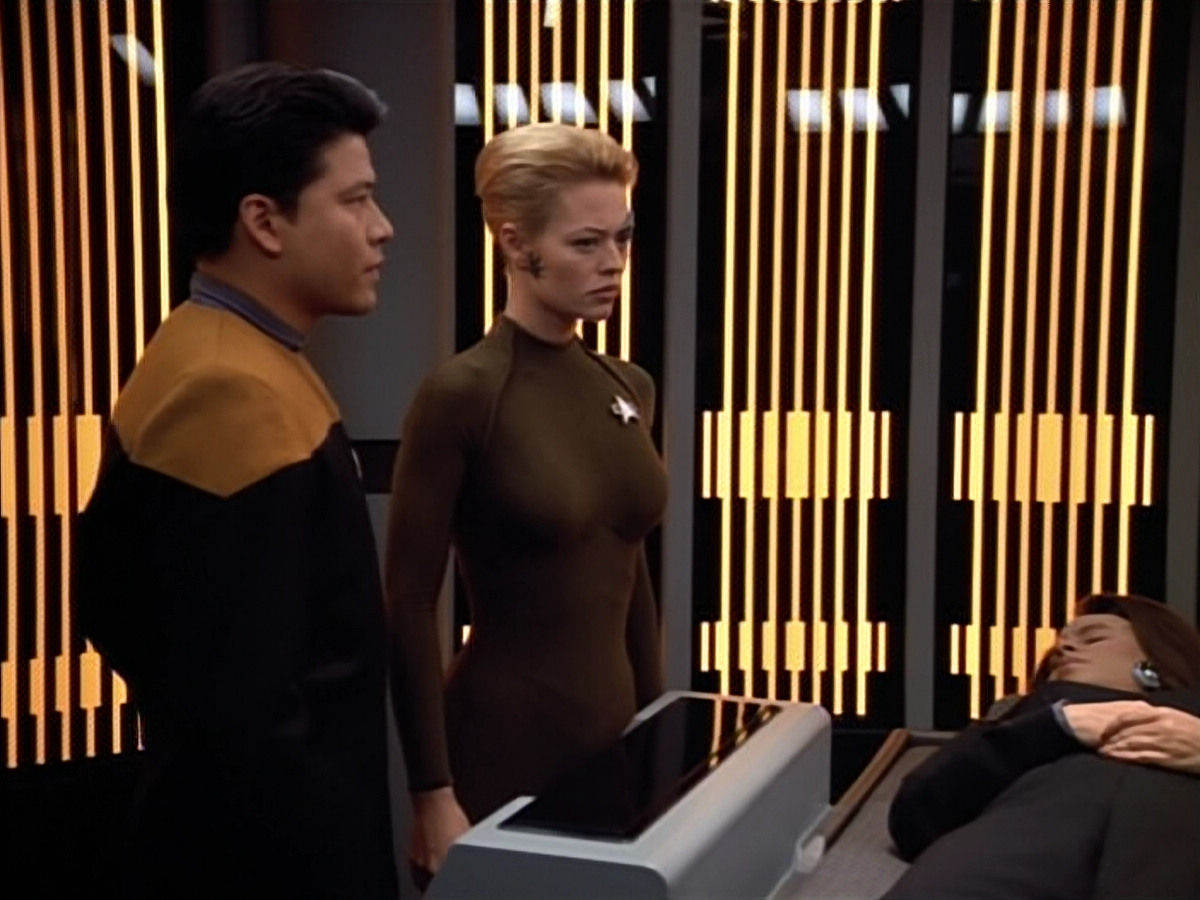 extant_StarTrek_VOY_4x07-ScientificMethod_02114.jpg