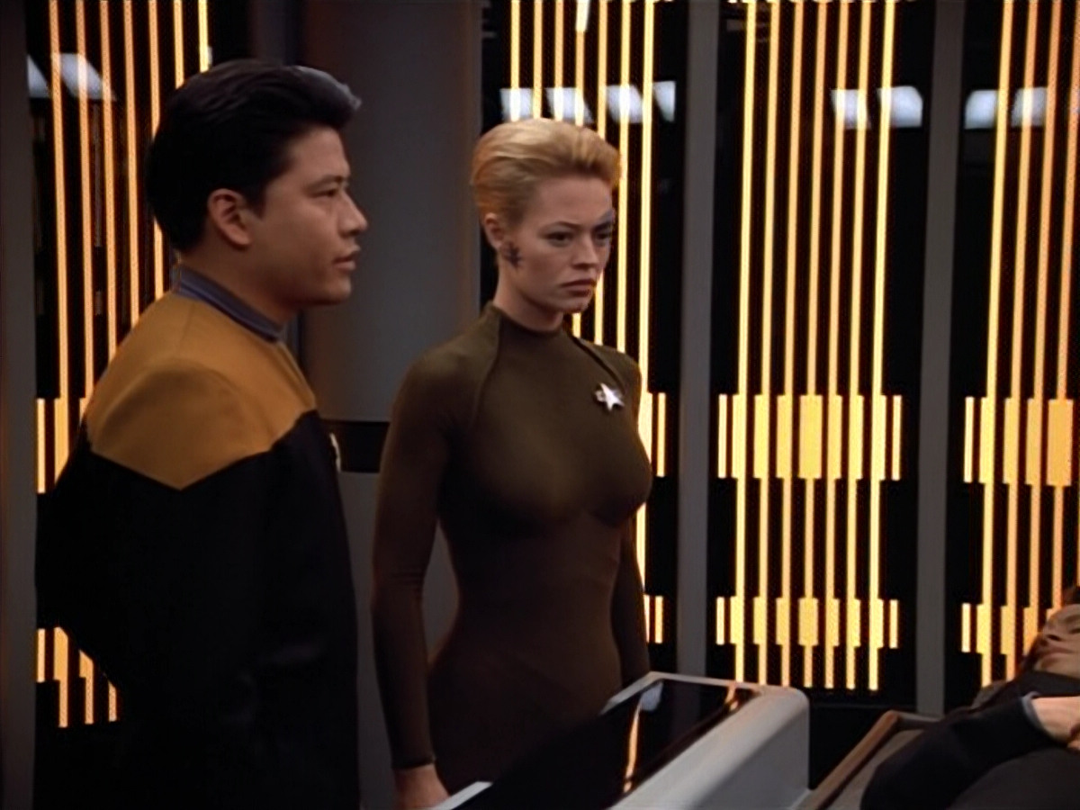 extant_StarTrek_VOY_4x07-ScientificMethod_02116.jpg