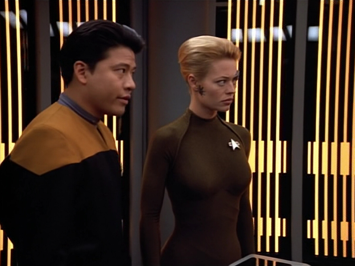 extant_StarTrek_VOY_4x07-ScientificMethod_02120.jpg