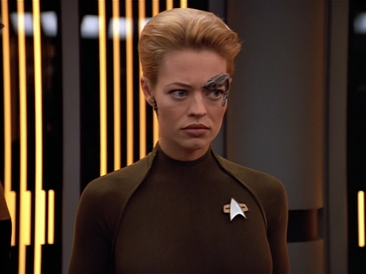 extant_StarTrek_VOY_4x07-ScientificMethod_02132.jpg