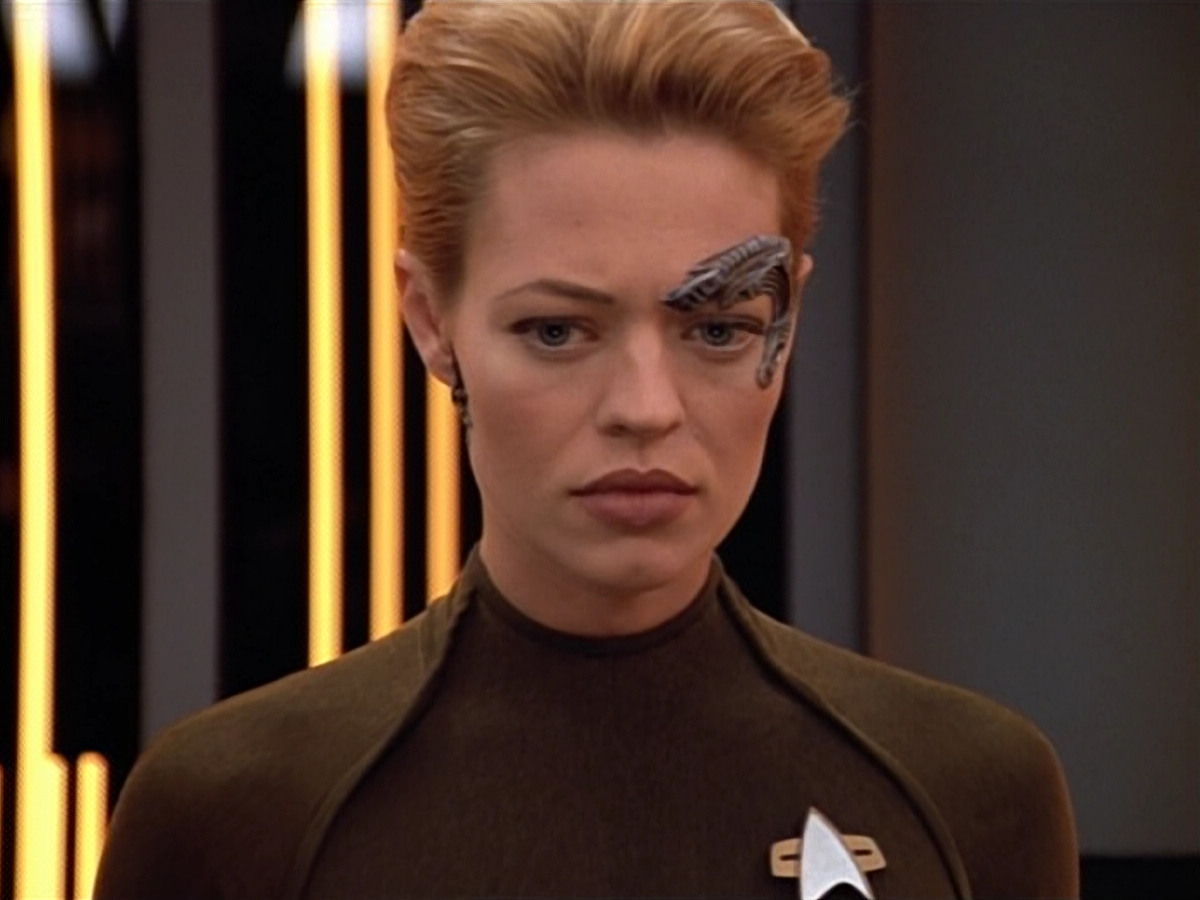 extant_StarTrek_VOY_4x07-ScientificMethod_02140.jpg