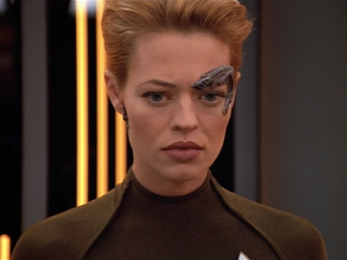 extant_StarTrek_VOY_4x07-ScientificMethod_02143.jpg