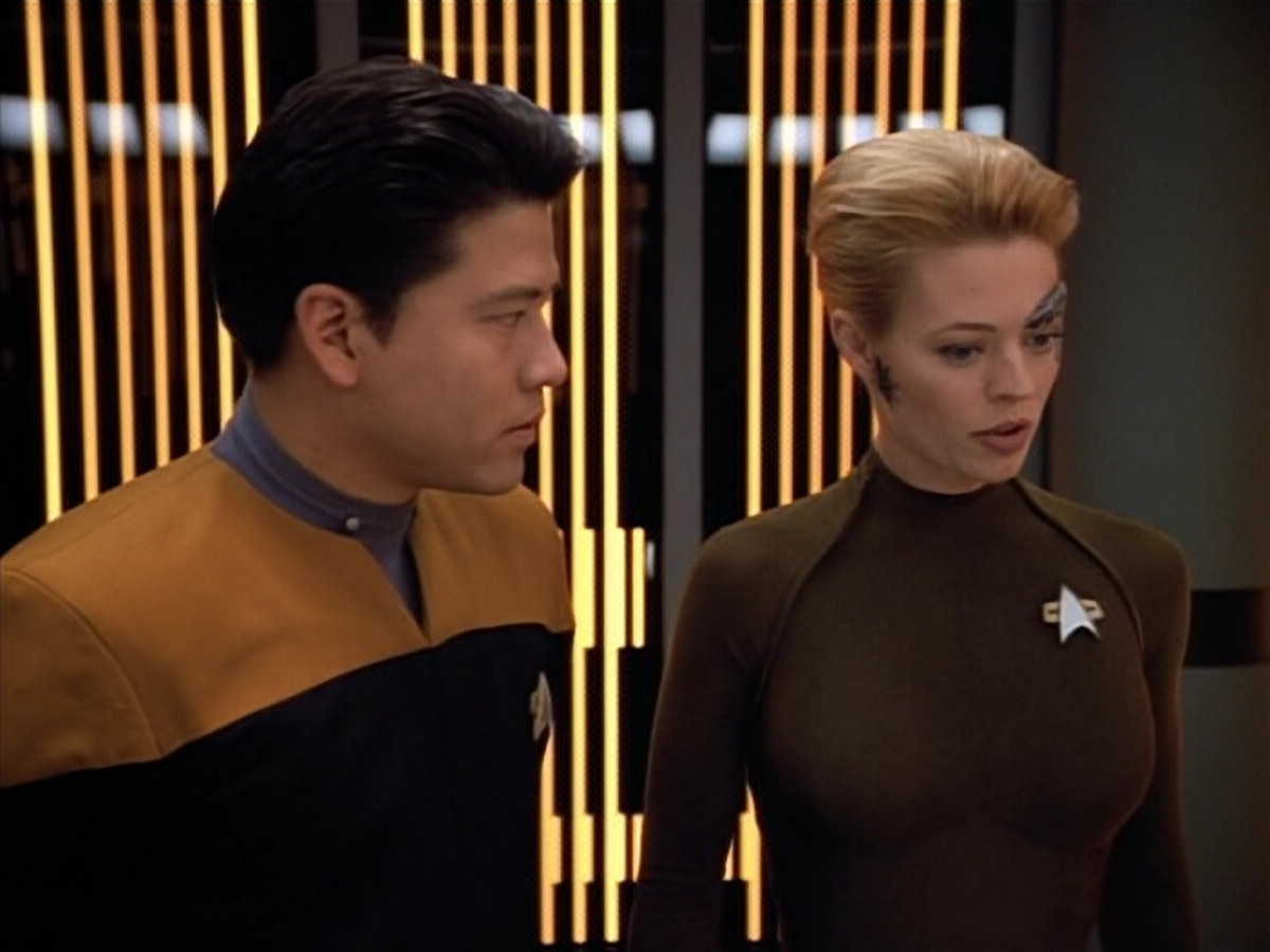 extant_StarTrek_VOY_4x07-ScientificMethod_02163.jpg