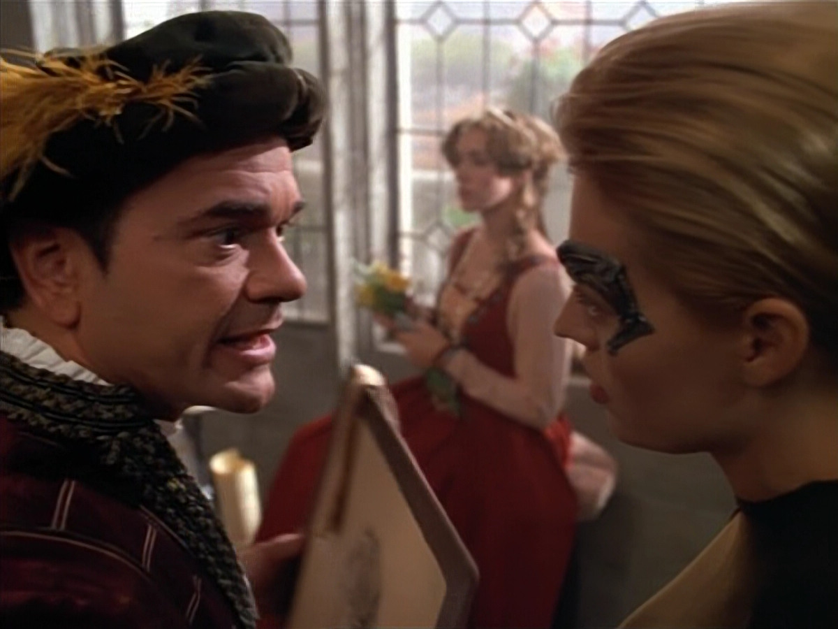 extant_StarTrek_VOY_4x07-ScientificMethod_02246.jpg