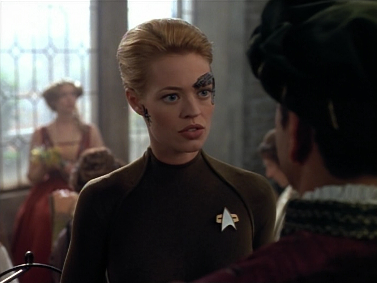 extant_StarTrek_VOY_4x07-ScientificMethod_02343.jpg