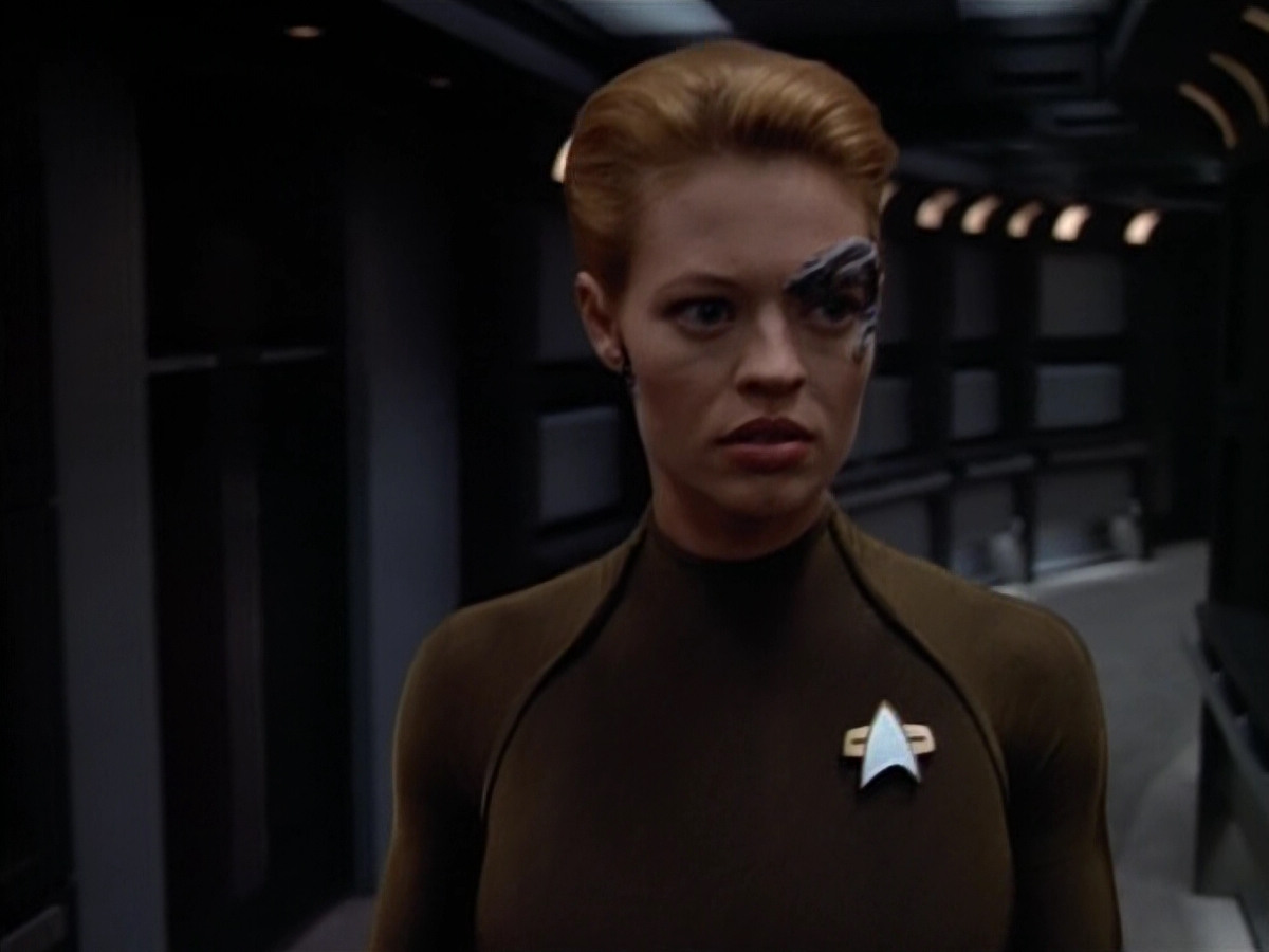 extant_StarTrek_VOY_4x07-ScientificMethod_02379.jpg