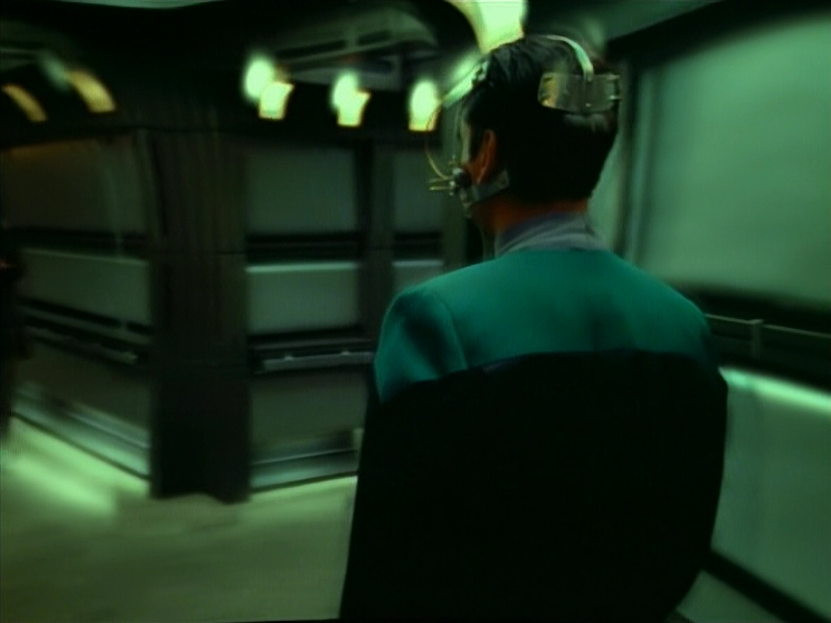extant_StarTrek_VOY_4x07-ScientificMethod_02390.jpg