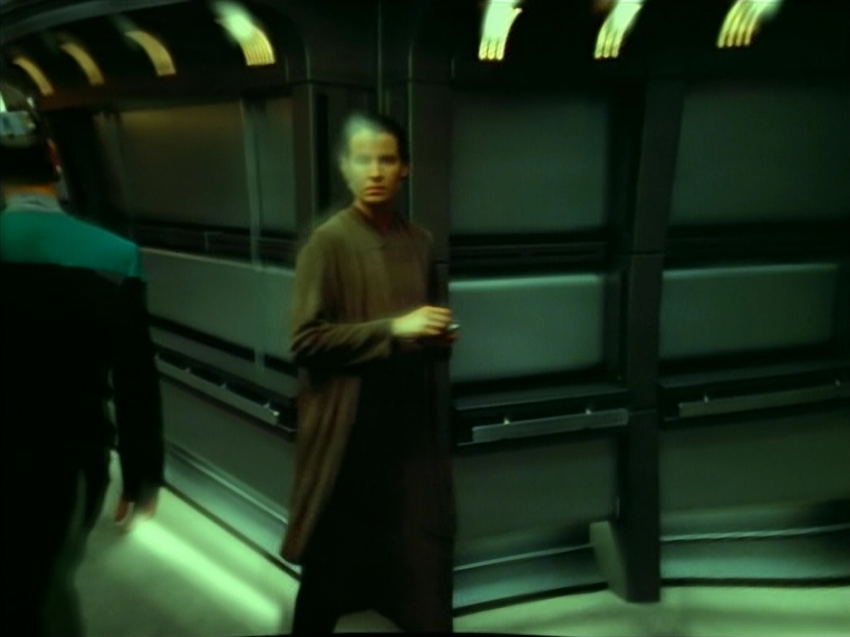 extant_StarTrek_VOY_4x07-ScientificMethod_02395.jpg