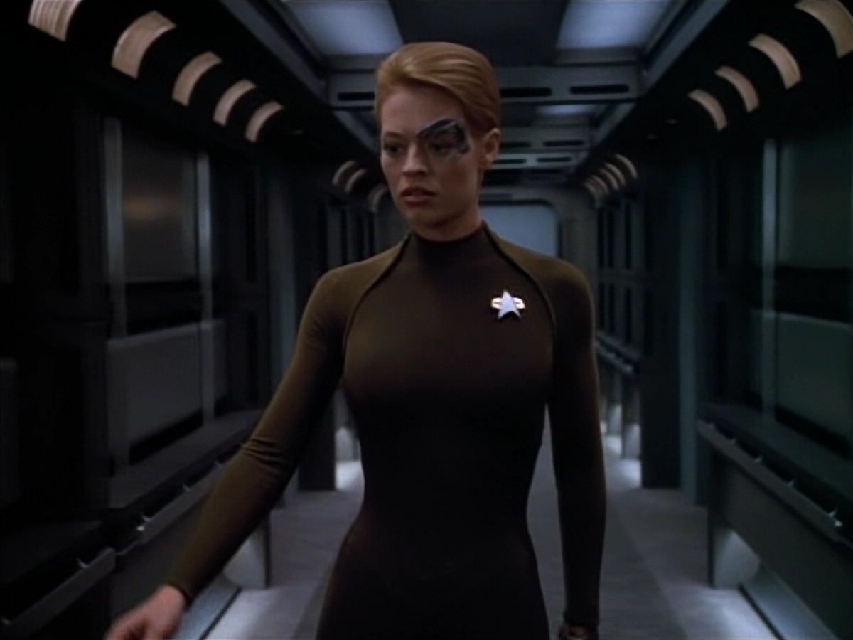 extant_StarTrek_VOY_4x07-ScientificMethod_02415.jpg