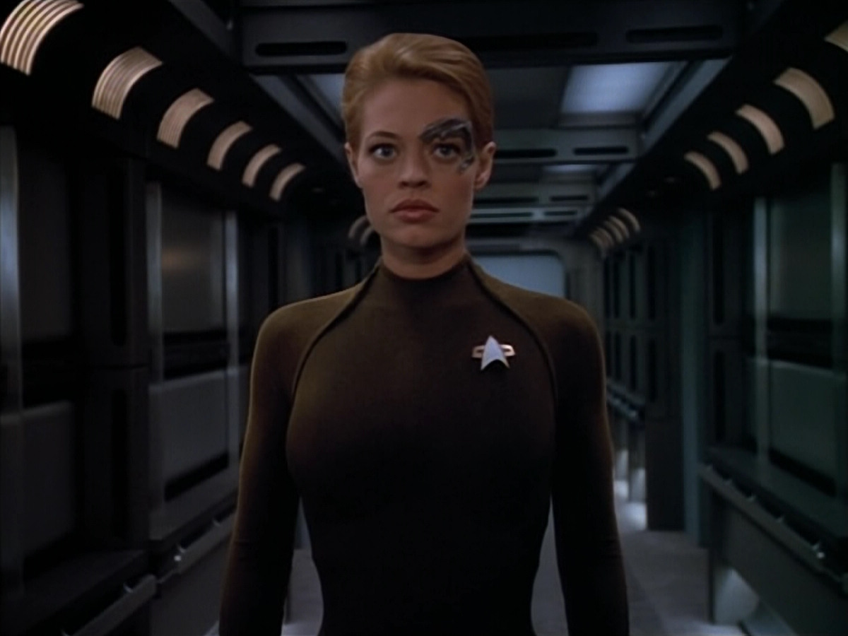 extant_StarTrek_VOY_4x07-ScientificMethod_02419.jpg
