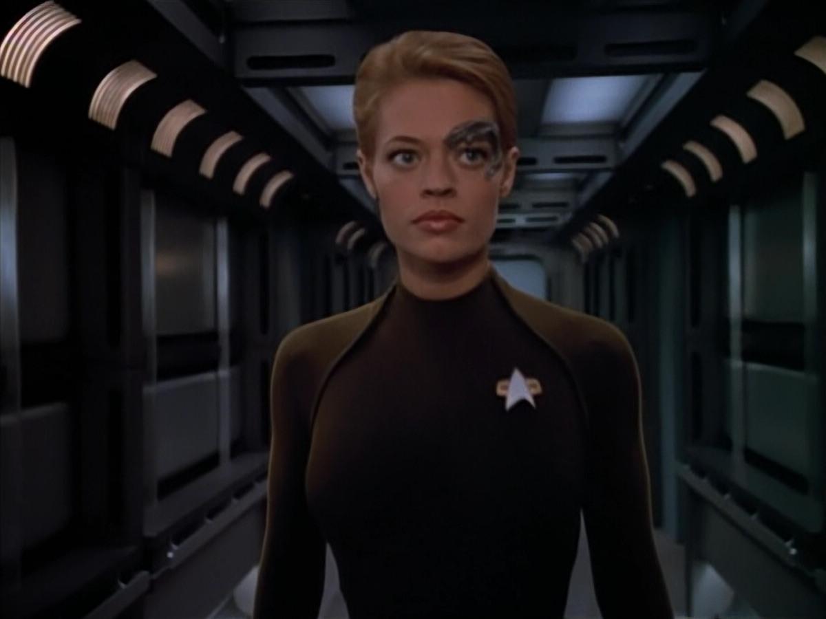 extant_StarTrek_VOY_4x07-ScientificMethod_02420.jpg