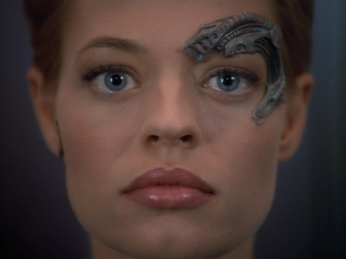 extant_StarTrek_VOY_4x07-ScientificMethod_02454.jpg