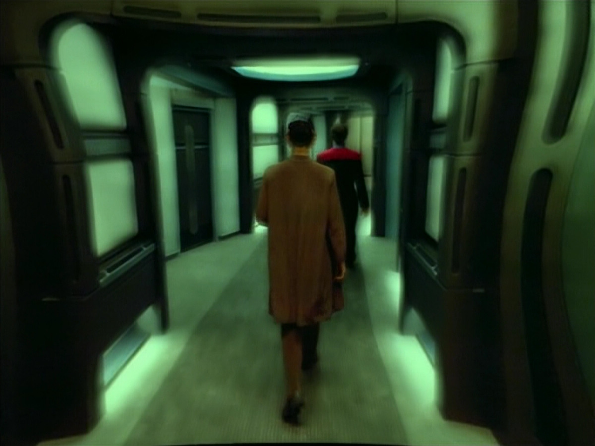 extant_StarTrek_VOY_4x07-ScientificMethod_02464.jpg