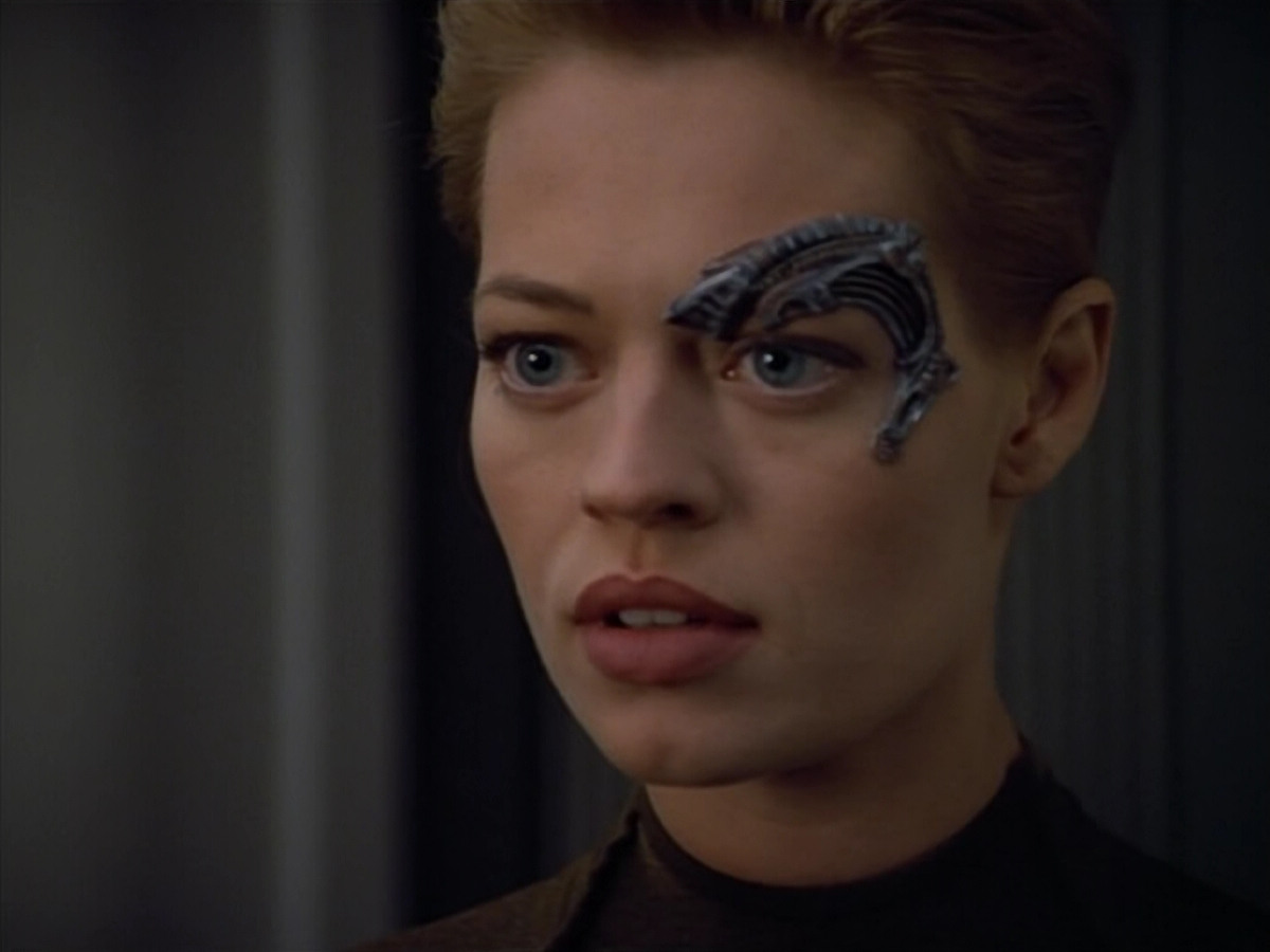 extant_StarTrek_VOY_4x07-ScientificMethod_02483.jpg