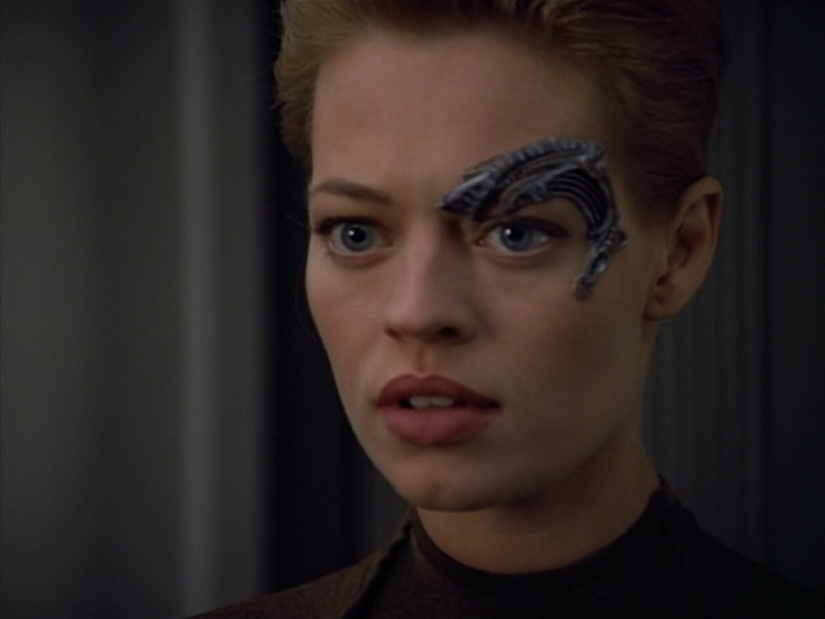 extant_StarTrek_VOY_4x07-ScientificMethod_02484.jpg