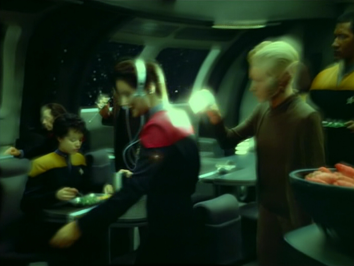 extant_StarTrek_VOY_4x07-ScientificMethod_02487.jpg