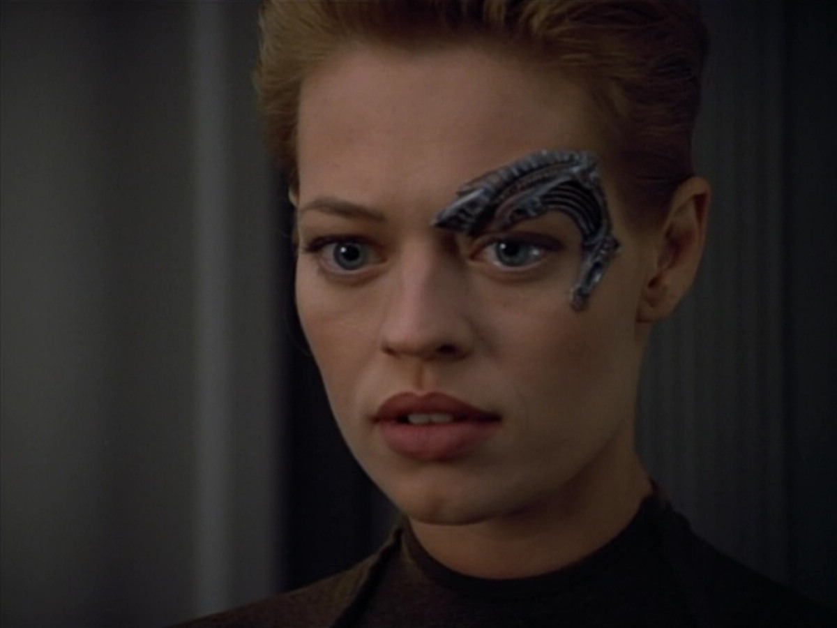 extant_StarTrek_VOY_4x07-ScientificMethod_02494.jpg