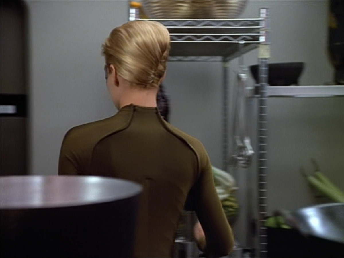 extant_StarTrek_VOY_4x07-ScientificMethod_02540.jpg