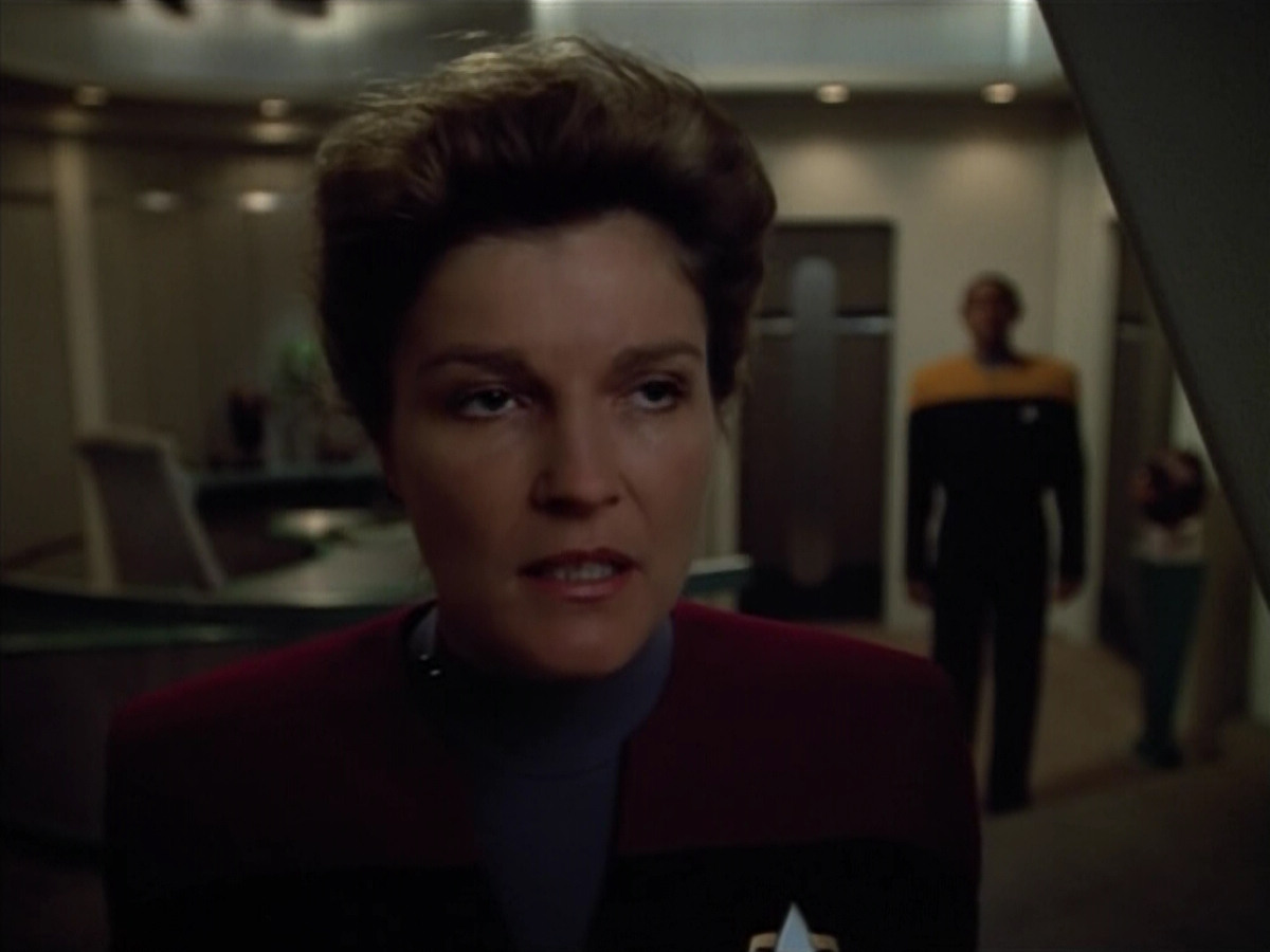extant_StarTrek_VOY_4x07-ScientificMethod_02573.jpg