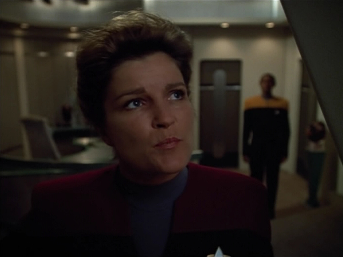 extant_StarTrek_VOY_4x07-ScientificMethod_02599.jpg