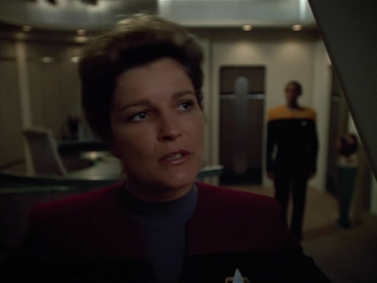 extant_StarTrek_VOY_4x07-ScientificMethod_02609.jpg