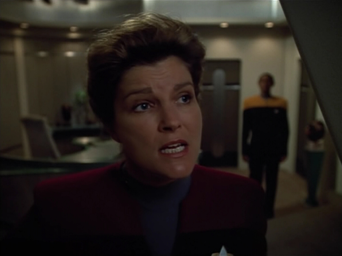 extant_StarTrek_VOY_4x07-ScientificMethod_02615.jpg