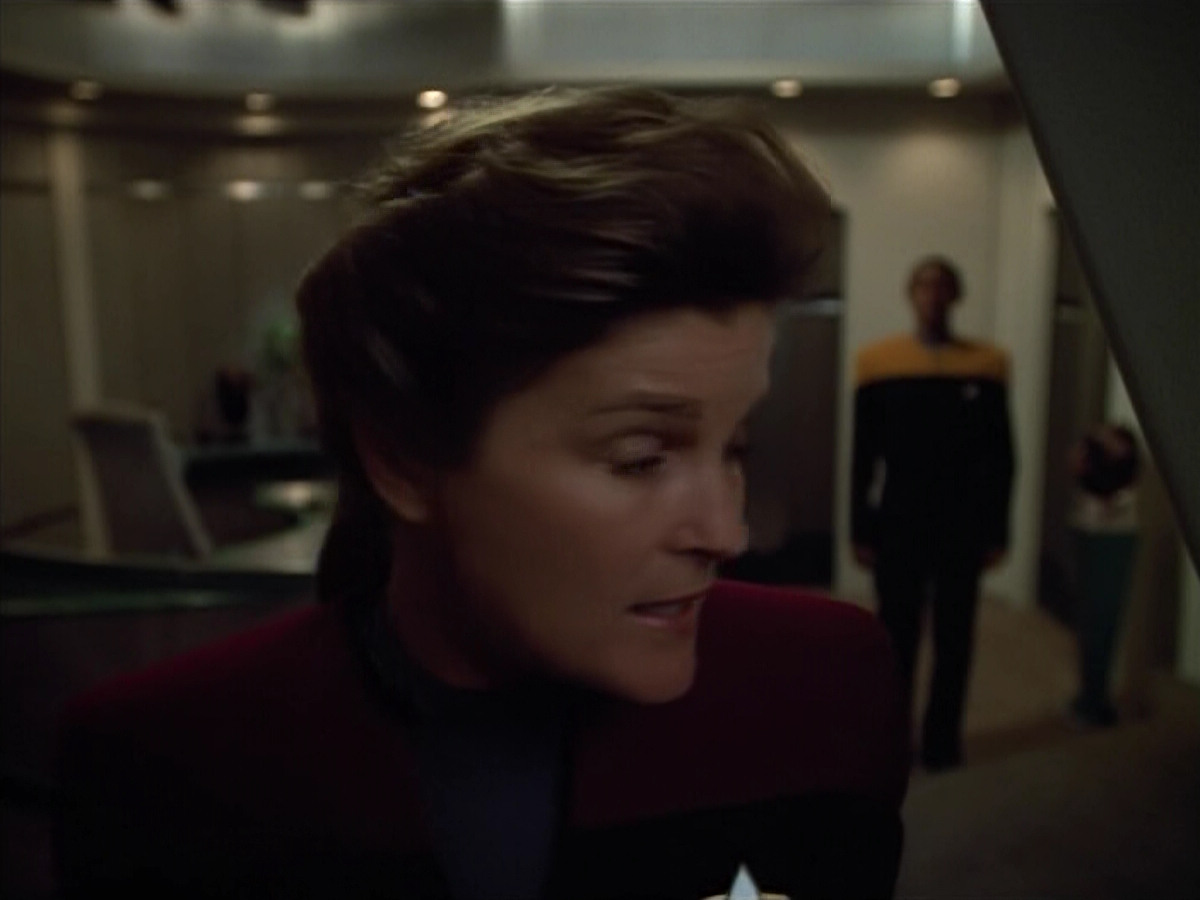 extant_StarTrek_VOY_4x07-ScientificMethod_02625.jpg