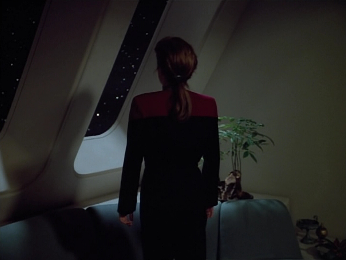 extant_StarTrek_VOY_4x07-ScientificMethod_02646.jpg
