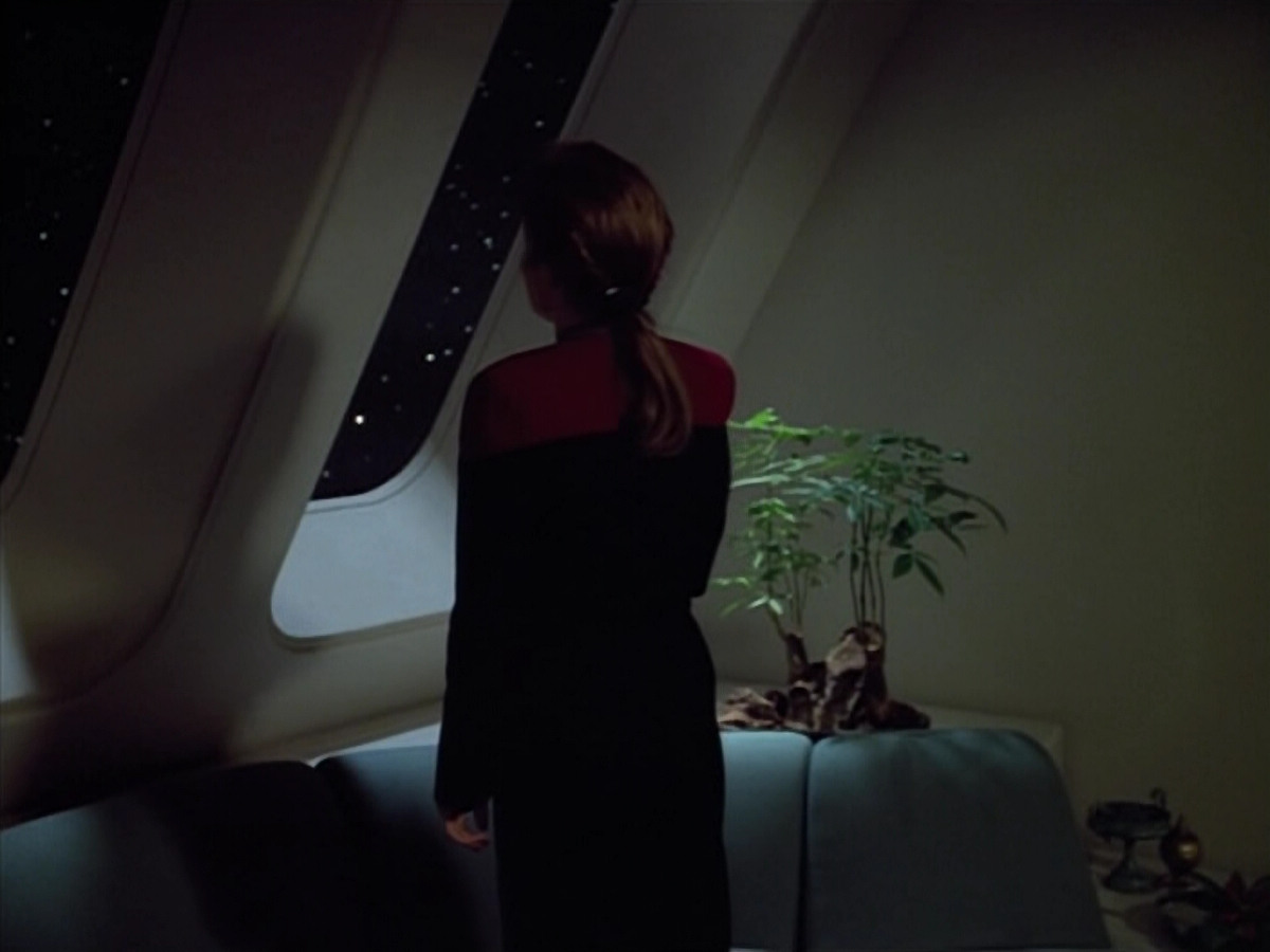 extant_StarTrek_VOY_4x07-ScientificMethod_02647.jpg