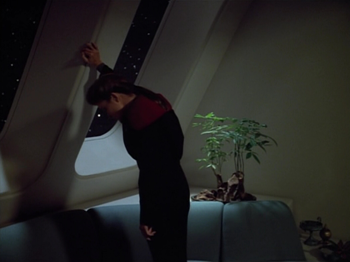 extant_StarTrek_VOY_4x07-ScientificMethod_02649.jpg